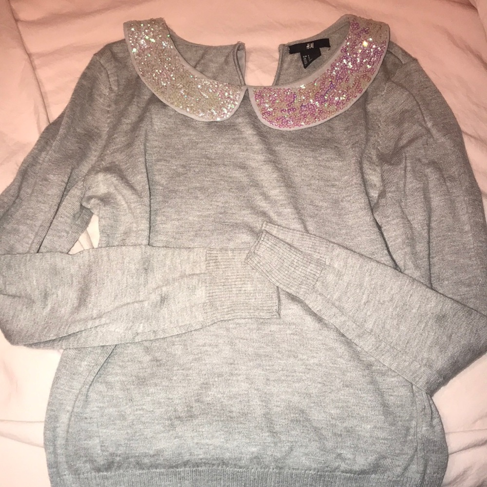 Sweater with collar
